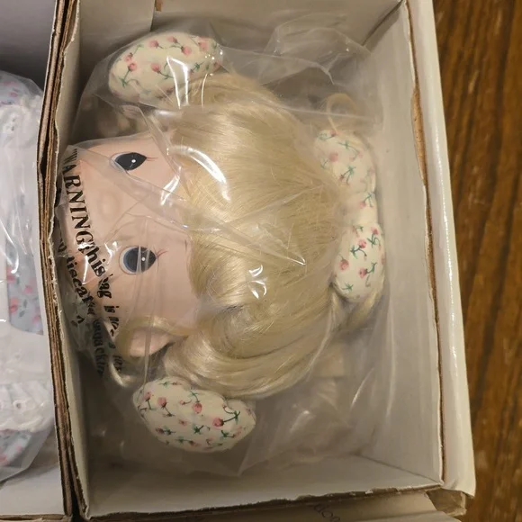 Precious Moments Tell Me Story Of Jesus Doll Hamilton Collection 1994 Vintage - Picture 4 of 7